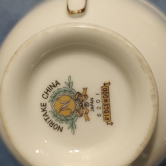 Matching cup and saucer with previous plates - Picture 2 of 4